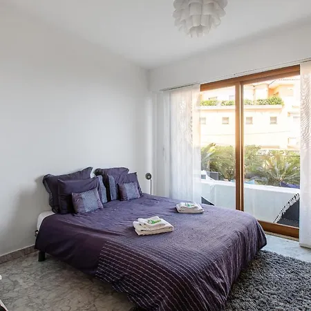 Vaneau 2br With Sea View, Garden Parking Apartment