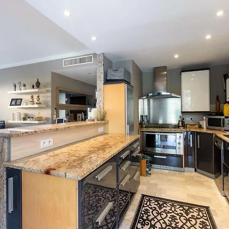 Vaneau 2br With Sea View, Garden Parking Apartment *